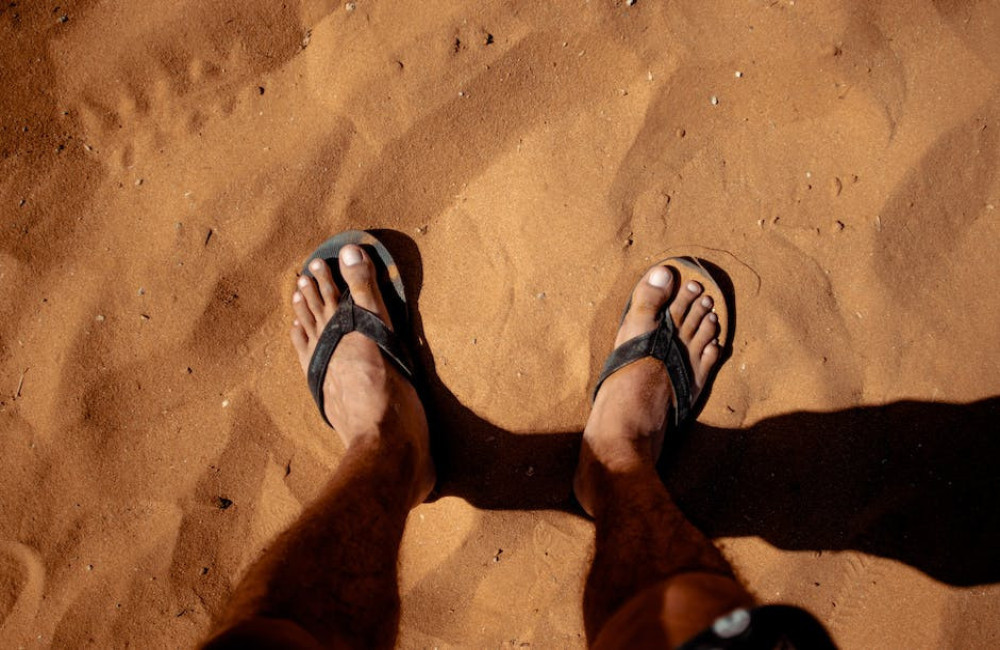 Ideale schoeisel voor mannen op warme dagen? Slippers en loafers!